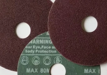 In che modo l'altezza del disco di macinazione della fibra di resina influisc...